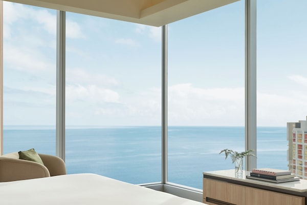 Grand Room, 1 King Bed, Sea View | In-room safe, desk, laptop workspace, blackout drapes