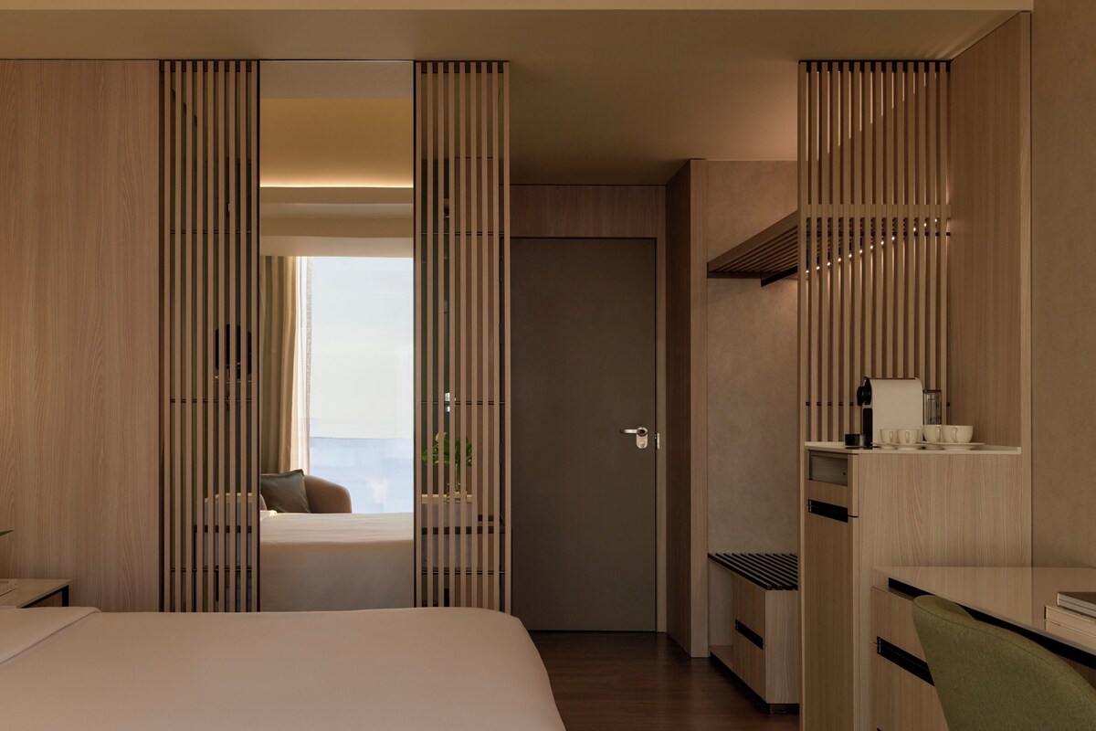 In-room safe, desk, laptop workspace, blackout drapes