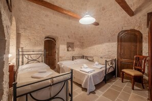 7 Schlafzimmer, Internetzugang, Bettwäsche