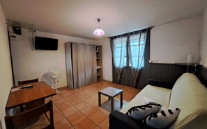 TV - Welcome to Filippi Furnished Bungalows! (PORTO-VECCHIO)