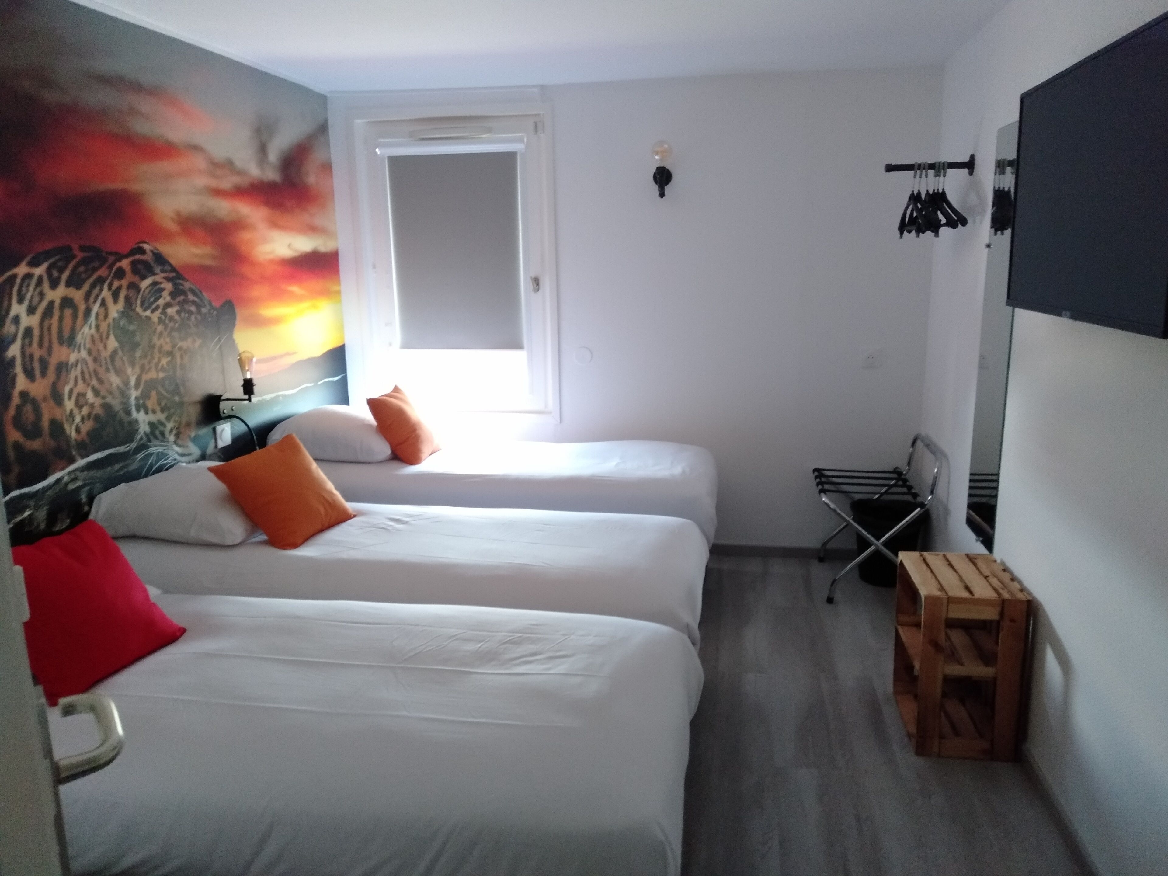 triple room | premium bedding, individually decorated, free wifi, bed sheets
