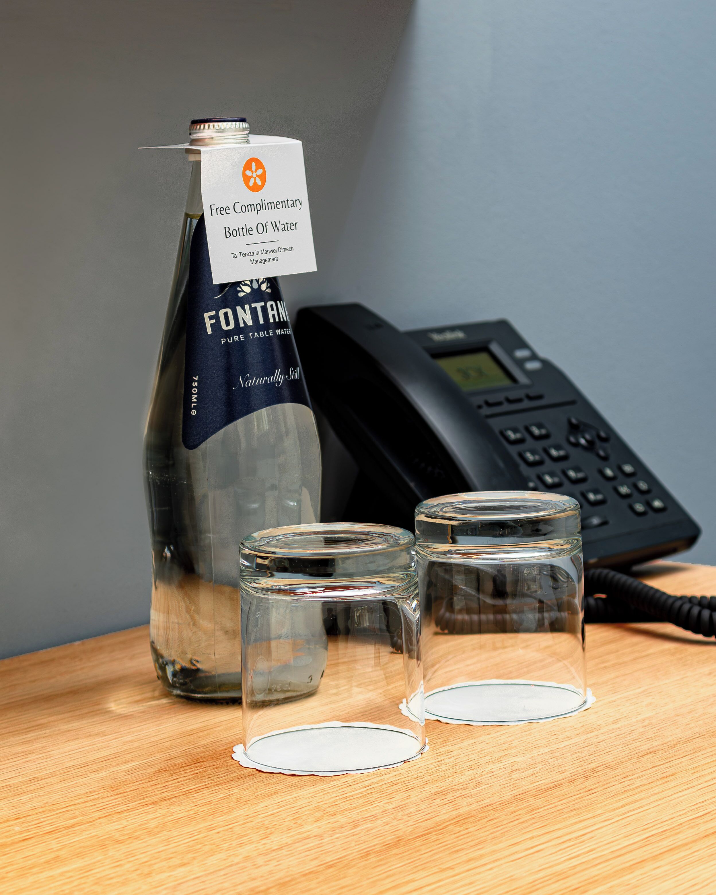 economy room | 1 bedroom, minibar, desk, laptop workspace