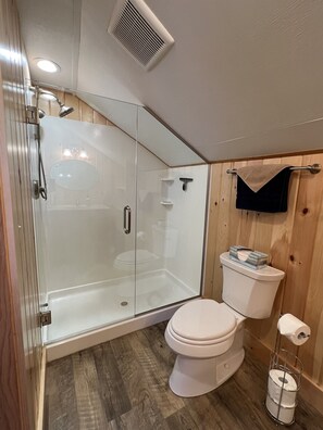 Shower, towels - Camp Champion Otsego Lake Waterfront, Charming "Legacy Camp", 3 bdrm / 2 bath (Cooperstown)