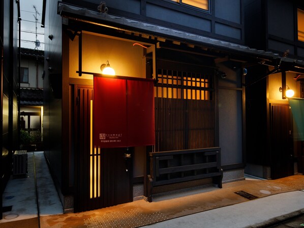 Exterior - Kanade Fushimiinari Inometei (Kyoto)