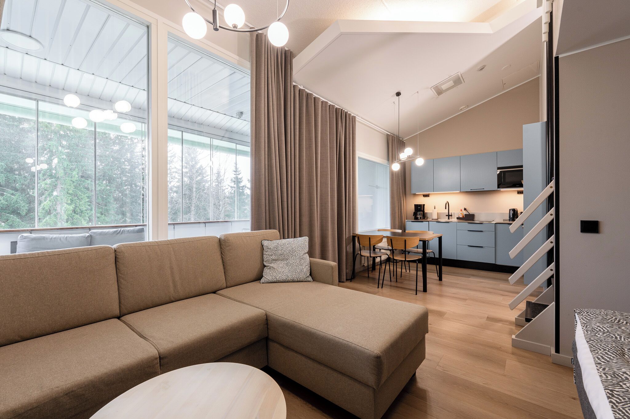 WOW Studio3 (Lofts) | Pengeskab på værelset, arbejdsområde til bærbare computere, lydisolering