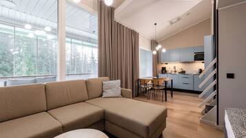 WOW Studio3 (Lofts) | Pengeskab på værelset, arbejdsområde til bærbare computere, lydisolering