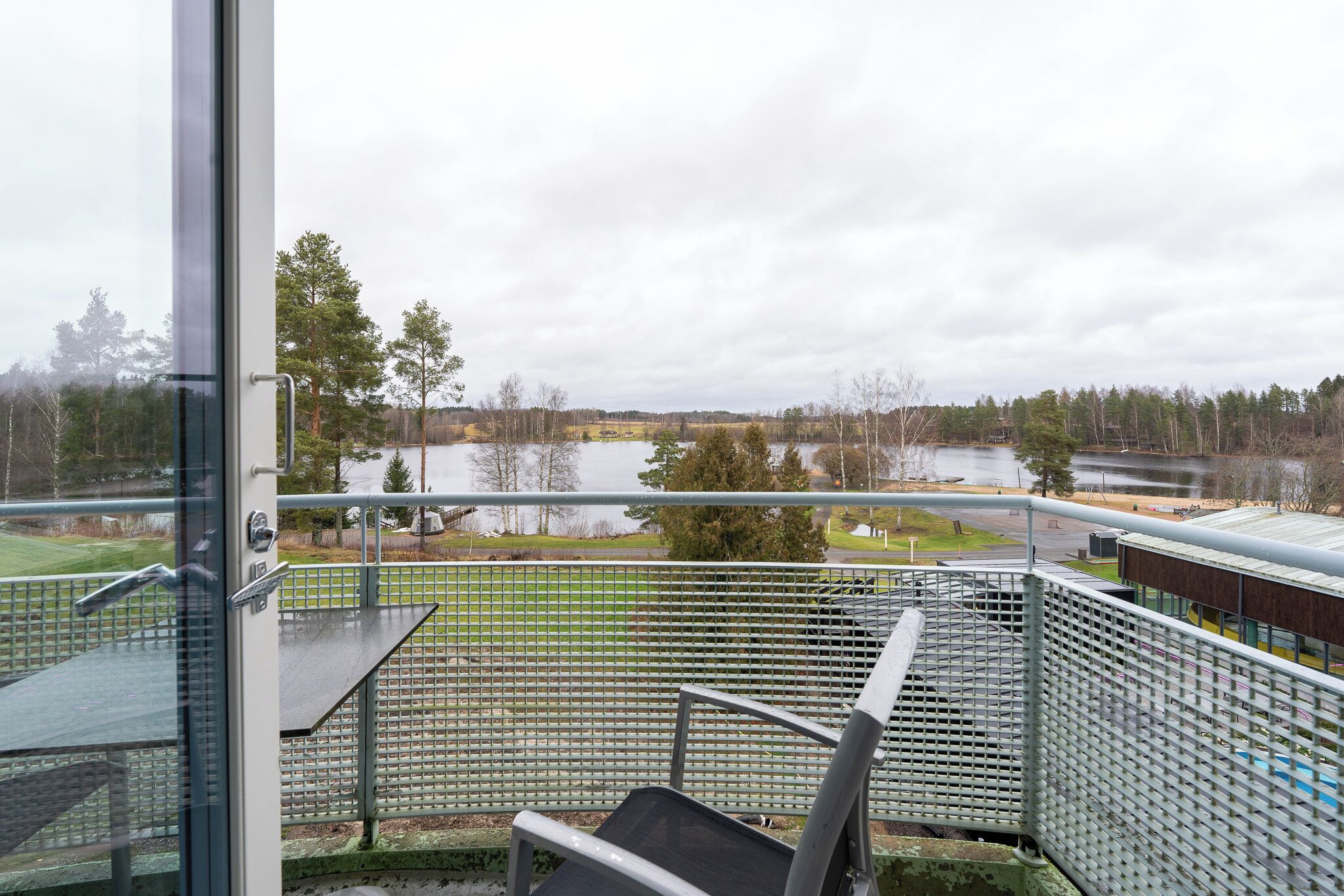 Sviitti | Näkymä järvelle