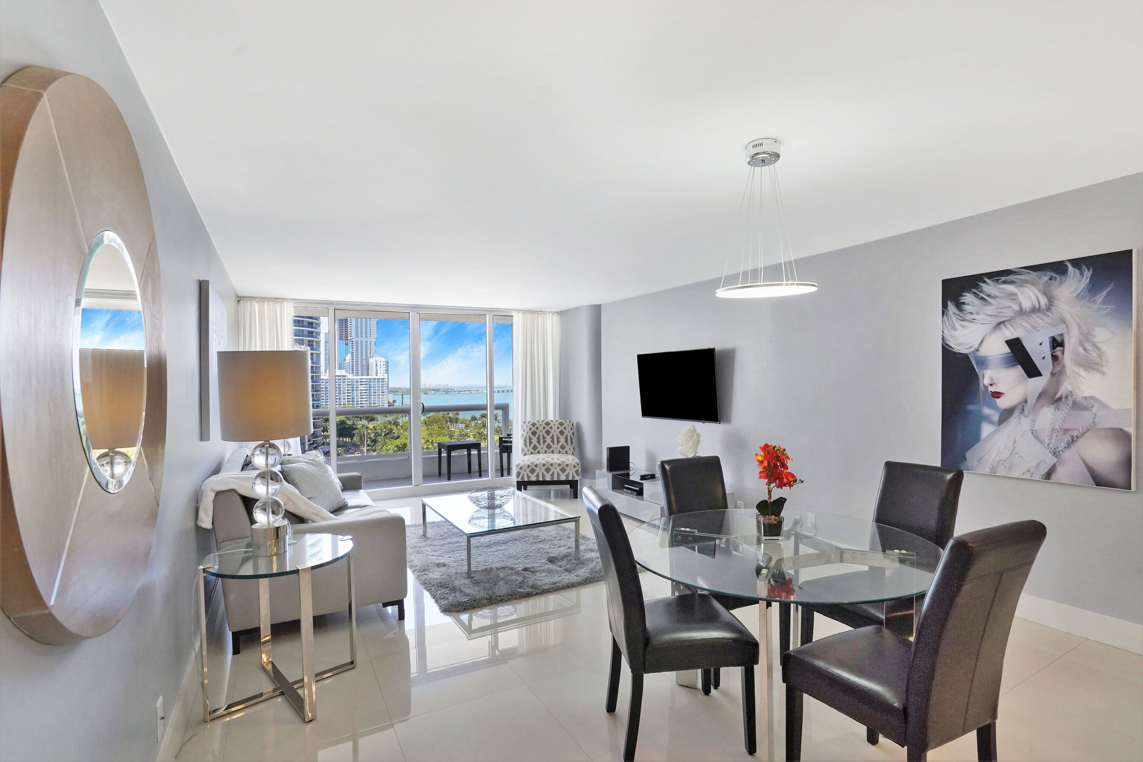 Back to The Future!, Renovated 1 Bedroom Condo, Park and Water Views!