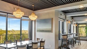 Dining - OV 921 Golf Course View Condo - Paradise Rental in Ocean Village (FORT PIERCE)