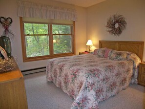 2 sovrum, strykjärn/strykbräda, internet och sängkläder