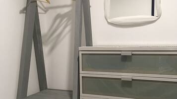 2 bedrooms, iron/ironing board, travel crib, free WiFi