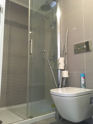 Shower, hair dryer, towels, soap - Enjoy a 50 m² terrace with a magnificent view (Caparica)