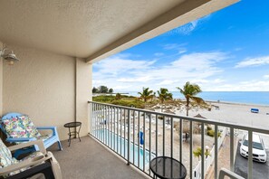 Property grounds - Direct Beach Front 3 Bedroom - Beach Place #208 (Madeira Beach)