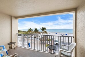 Property grounds - Direct Beach Front 3 Bedroom - Beach Place #208 (Madeira Beach)