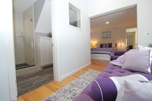 3 bedrooms, iron/ironing board, internet