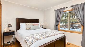 2 slaapkamers, een strijkplank/strijkijzer, wifi, beddengoed