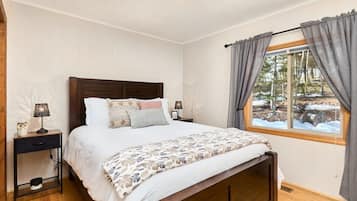 2 slaapkamers, een strijkplank/strijkijzer, wifi, beddengoed