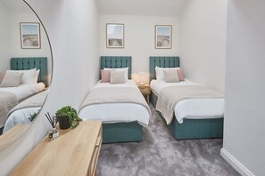 4 chambres, fer et planche à repasser, Wi-Fi gratuit, draps fournis