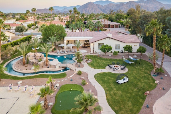 Welcome to Casa Mara! A true desert oasis.