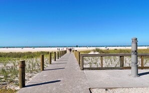 Beach nearby, sun-loungers, beach towels - Siesta Key Village -Suite #2: A Block to the Beach, In the HEART of the Village! (Sarasota)