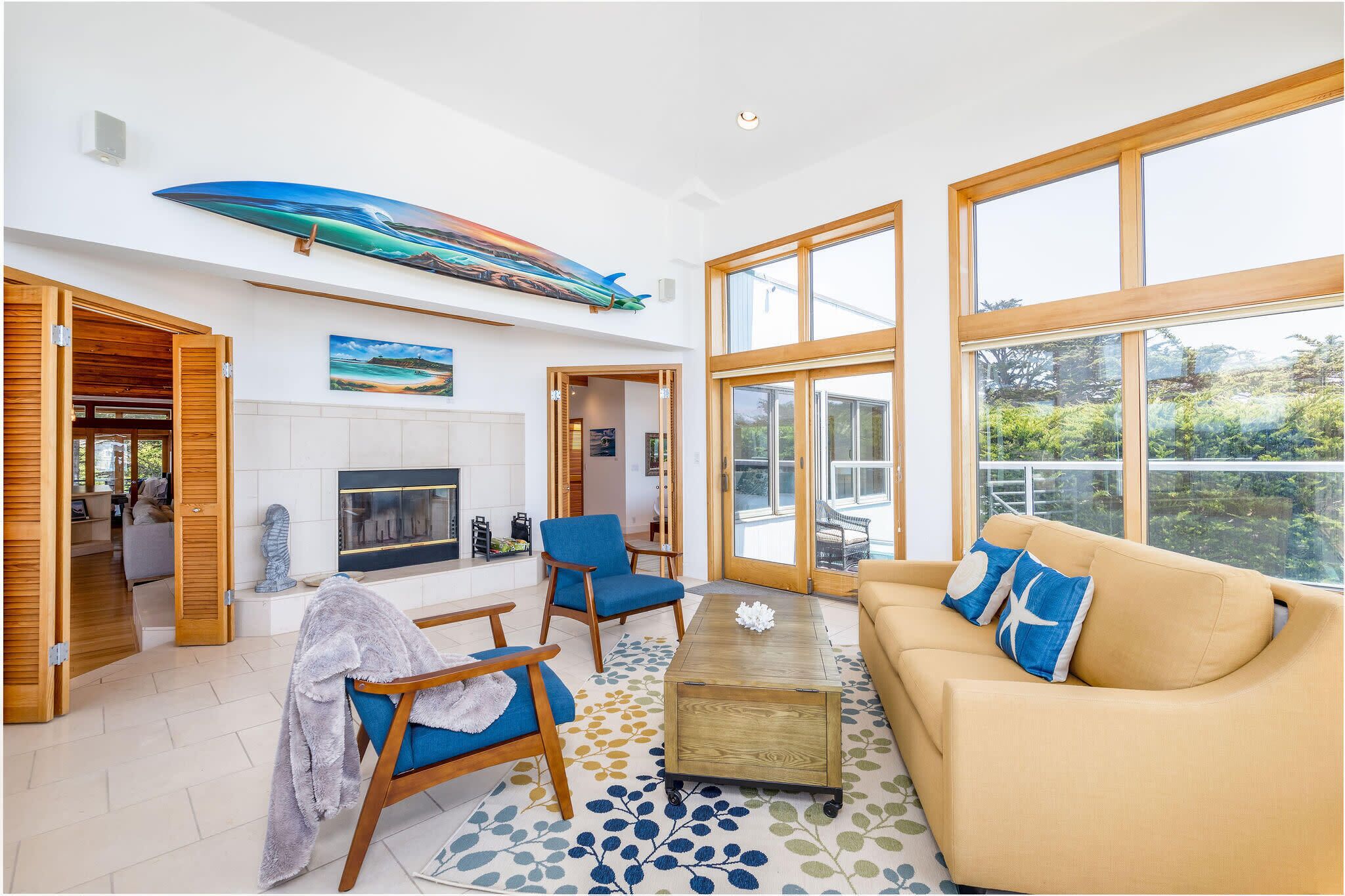 Luxury Beachfront Penthouse / Walk to the Beach, Restaurants, Entertainment