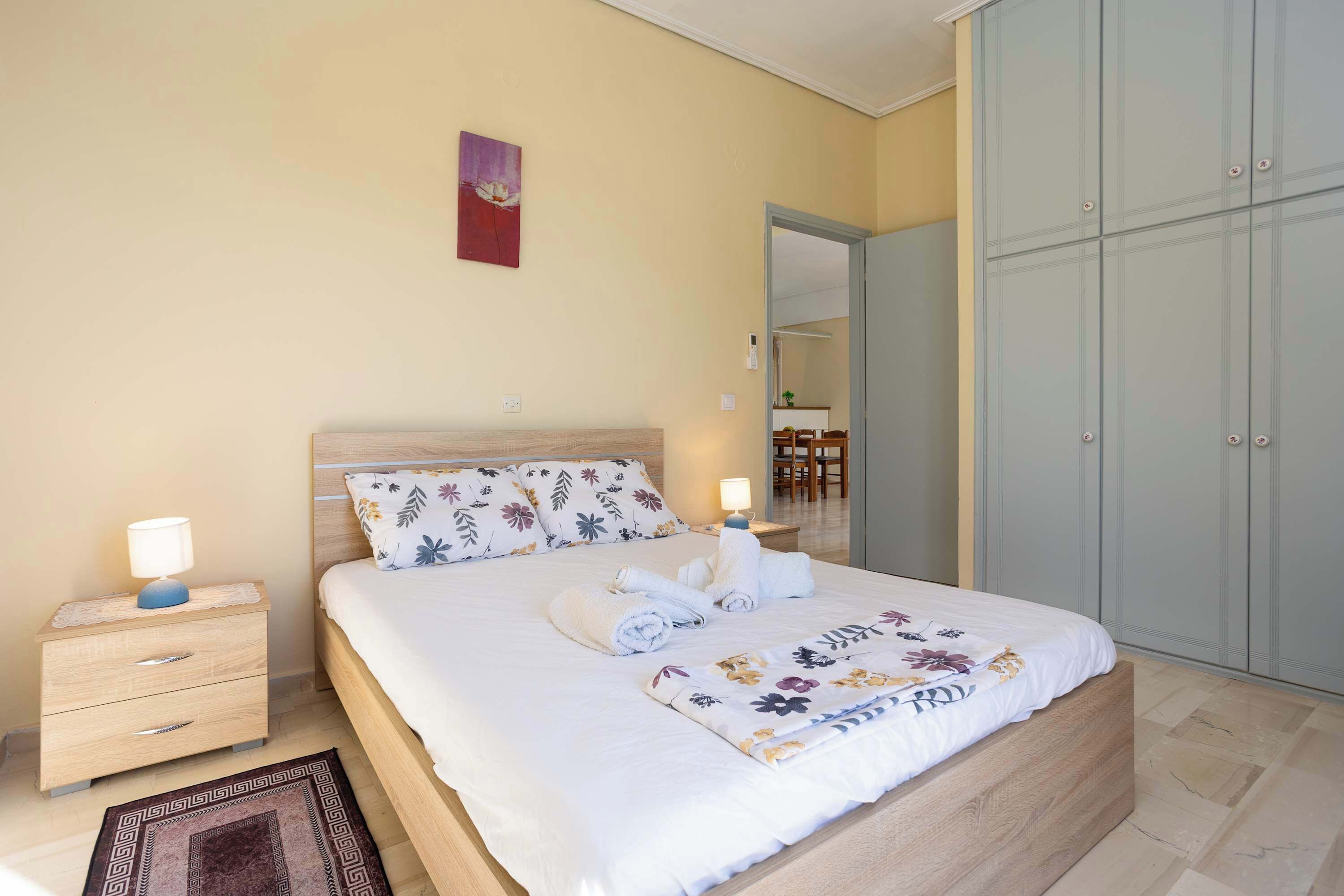 2 bedrooms, travel crib, WiFi, bed sheets