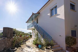 Exterior - Koroni Seaview Retreat - Summer Cosy Nest (Koroni)
