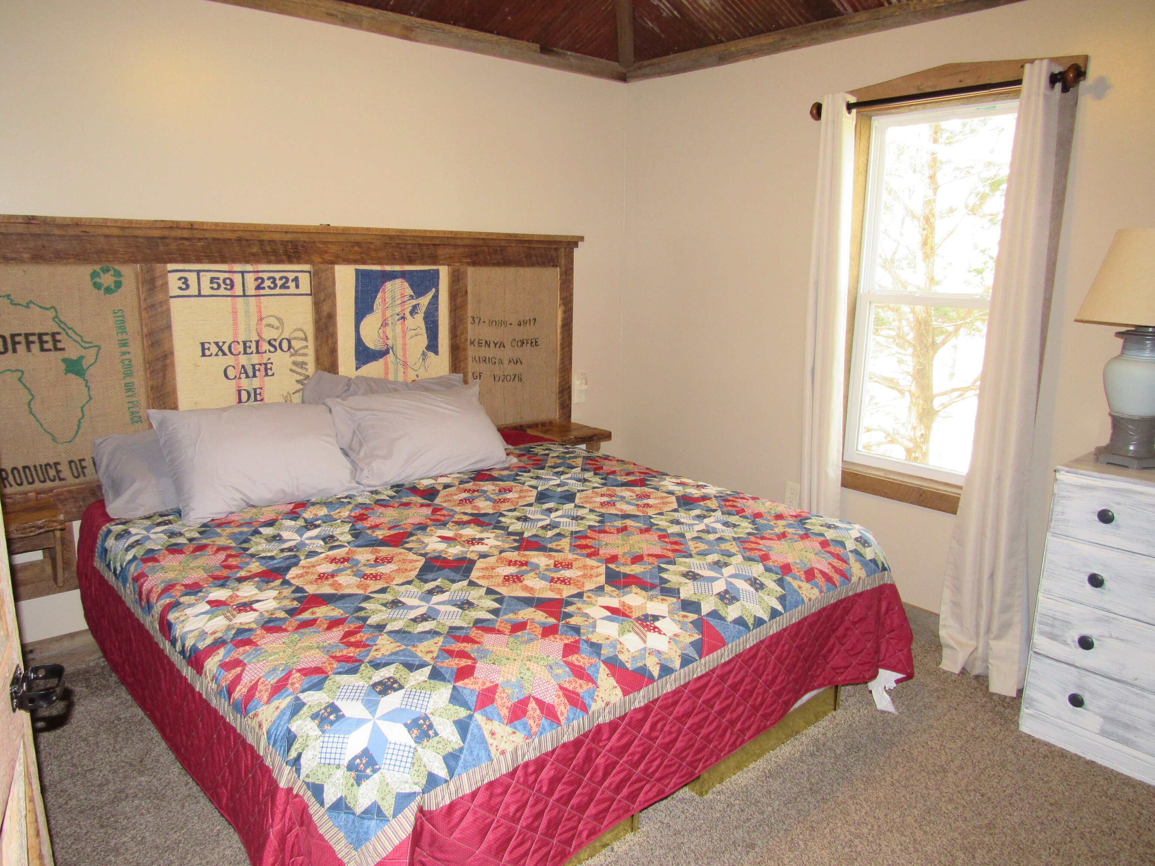 Cabin 3 at Kentucky Lake's  Lynnhurst Family Resort