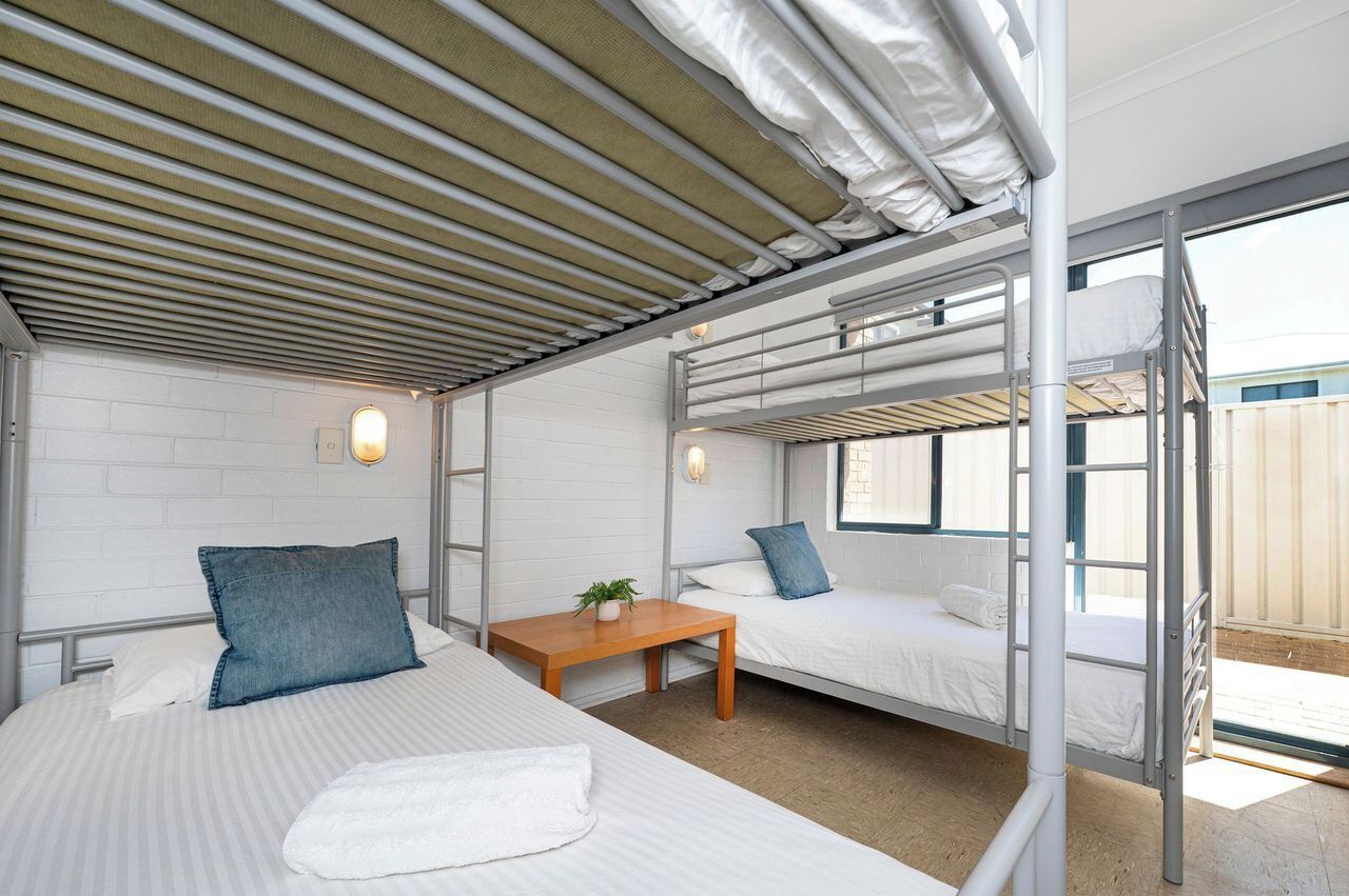 2 bedrooms, bed sheets