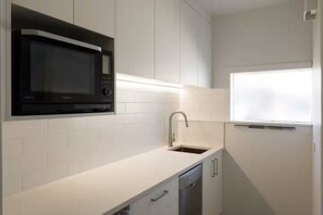 Kühlschrank, Mikrowelle, Geschirrspüler