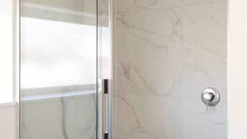 Seife, Shampoo, Toilettenpapier