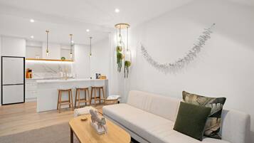 TV, Netflix, streaming services