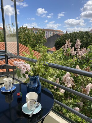 Outdoor dining - LE BEAUREGARD (La Rochelle)