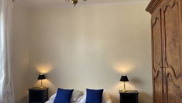 2 slaapkamers, een strijkplank/strijkijzer, gratis wifi