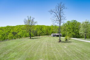 Property grounds - Mountain View Tiny House in Golf Capital of TN (Crossville)