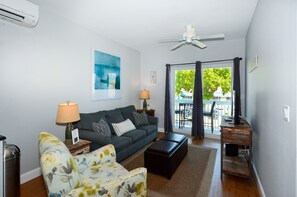 TV - Siesta Cooler: Only Minutes Walk to Siesta Beach! (Siesta Key)