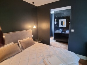 7 chambres, bureau, fer et planche à repasser, accès au Wi-Fi (inclus)