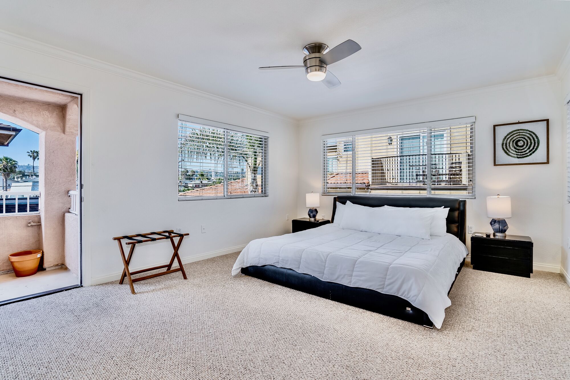 🏝4 bedroom🏡4 bath🏄🏽‍♂️FASTwifi🚴🏽‍♂️A/C🚘Garage📺SMART TVs⛵️