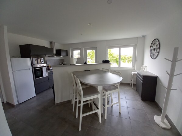 Dining - Renovated house in the center of Saint Vincent de Paul (Landes) (Saint-Vincent-de-Paul)