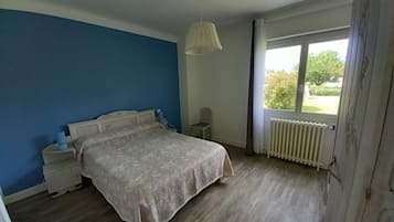 2 chambres, fer et planche Ă  repasser, Wi-Fi gratuit, draps fournis