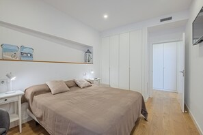 3 Schlafzimmer, Bügeleisen/Bügelbrett