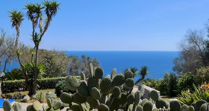 Villa Resta - Ampio Giardino e Splendida Vista Mare Panoramica