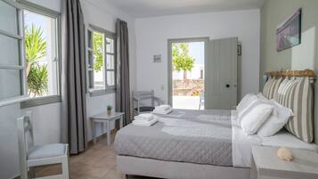 In-room safe, free WiFi, bed sheets