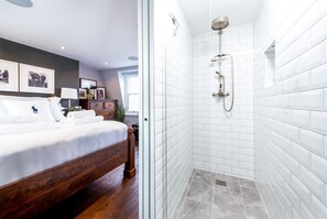 Exclusive House (2 Bedrooms) | Bathroom