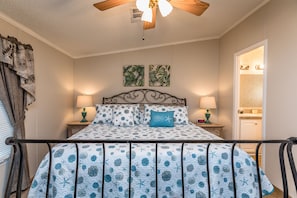 2 bedrooms, desk, iron/ironing board, WiFi - GO FISH House (Okeechobee)