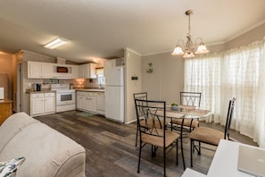 Interior - GO FISH House (Okeechobee)