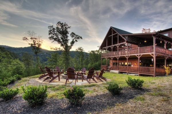 Stunning view of Mt. LeConte from the spacious backyard!