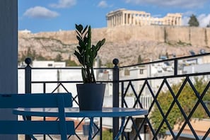 Family Suite with Balcony and Breathtaking View of the Acropolis