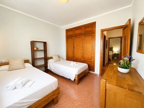 3 quartos, Wi-Fi de cortesia, roupa de cama