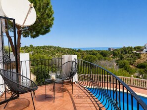 Property grounds - Beautifull villa with sea views in La Florida (Denia)